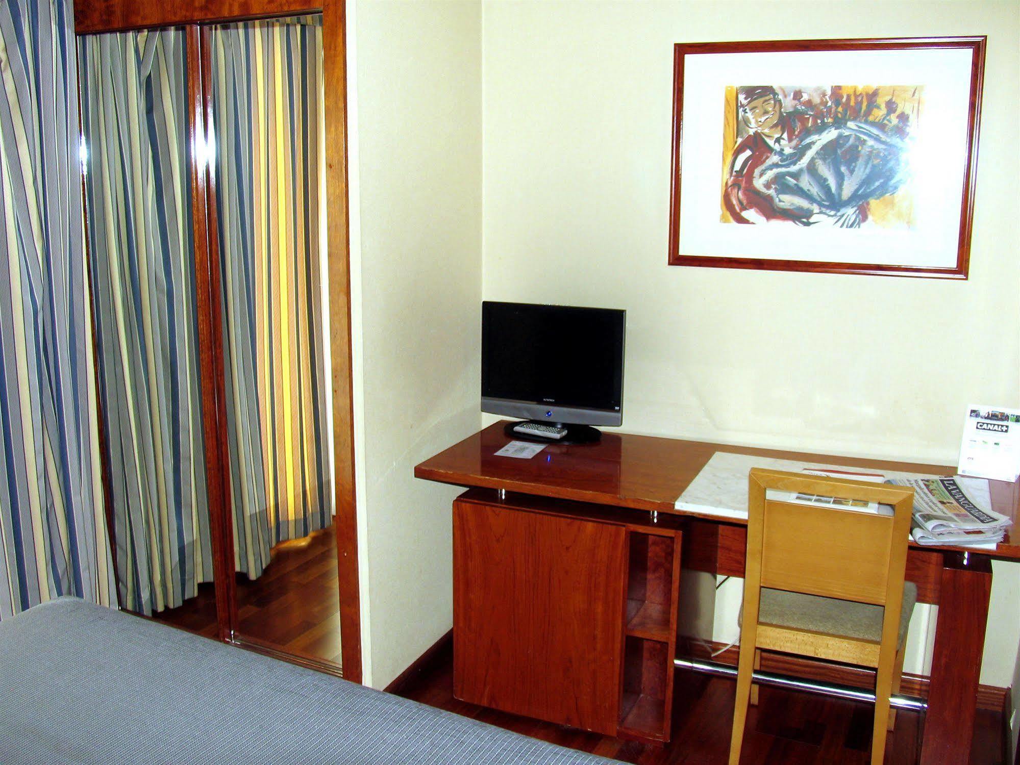 Hotel Pedralbes Барселона Екстер'єр фото
