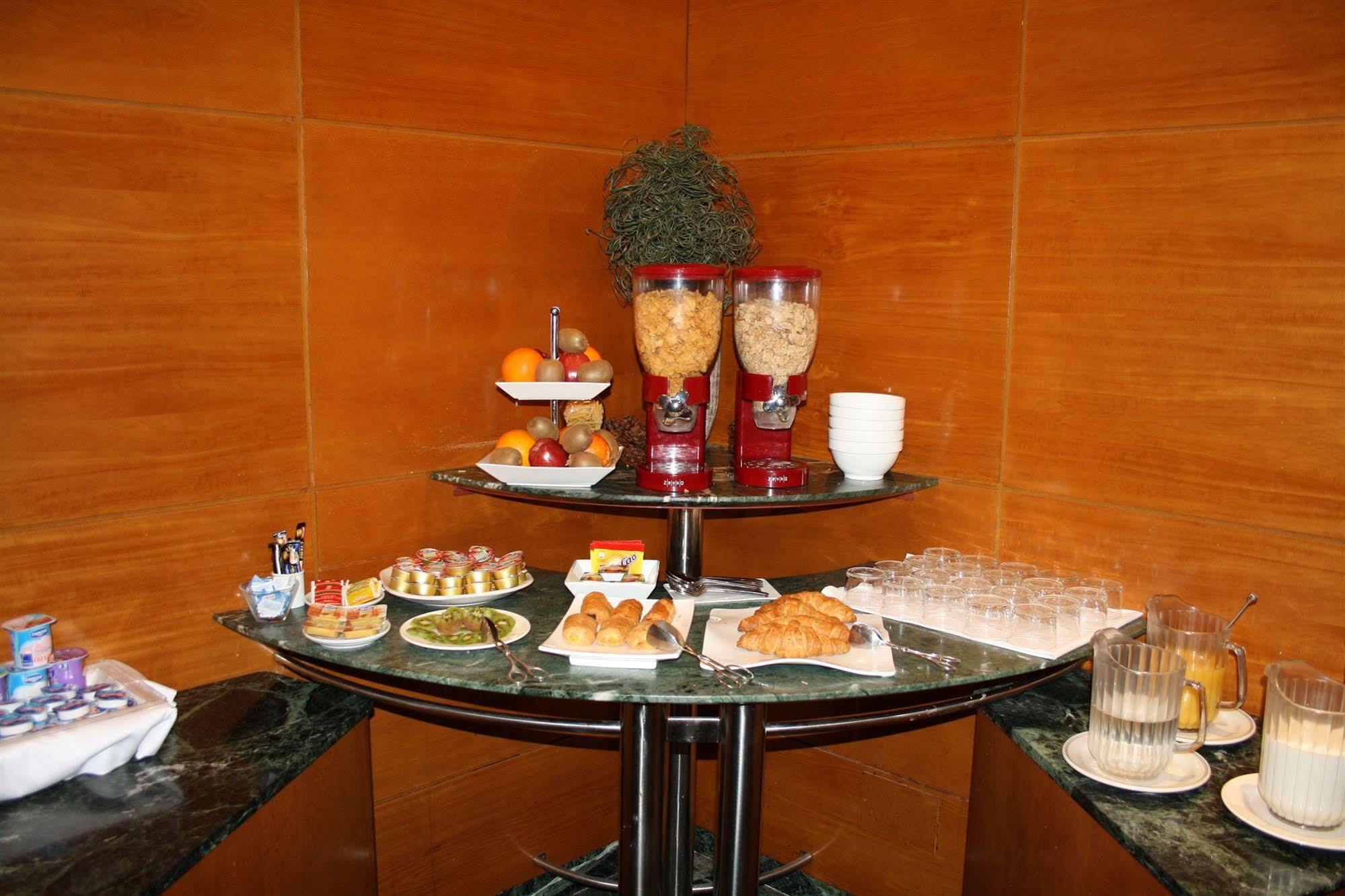 Hotel Pedralbes Барселона Екстер'єр фото